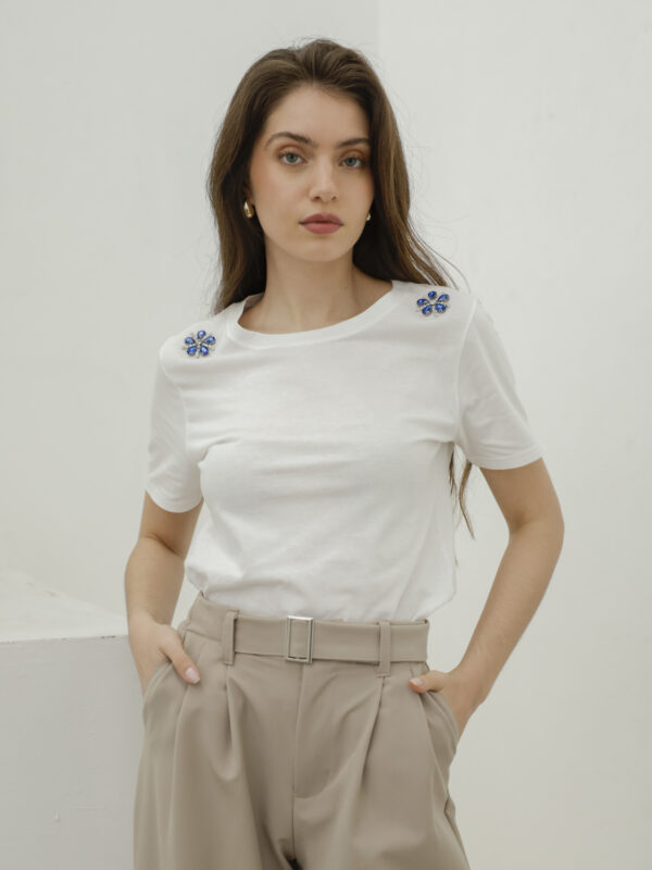 Remera Aplique Cuello Redondo