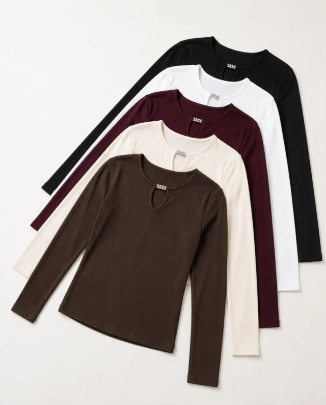 ✨ Hay prendas que simplemente funcionan. Y la Remera Jana es una de ellas.

Confeccionada en Modal Soft, tiene una caída impecable, un tacto suave y ese calce que acompaña todos los estilos. Es una prenda versátil, cómoda y fácil de combinar, ideal para convertirse en un básico infaltable de la temporada.

Disponible en tonos neutros y clásicos que nunca pasan de moda: Beige, Bordó, Chocolate, Crema, Negro y Visón.

Si buscás sumar a tu local una prenda de alta rotación, la Remera Jana es una apuesta segura para este Otoño-Invierno.

�Disponible para venta mayorista. 📦
📲 Consultanos por stock, colores y catálogo completo.

🛍️ www.celavie.com.ar
📍Cuenca 544, CABA

#Celavie #ComodidadConEstilo #avellaneda #avellanedamujer #invierno 2026 ventamayorista