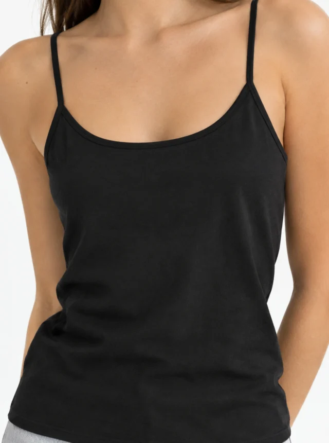 ✨ TOP TULUM: ese básico que levanta cualquier look

Un top versátil, cómodo y fácil de combinar, perfecto para sumar a tus outfits de esta temporada. 🤍

El Top Tulum llega en colores que vas a querer tener todos: beige, celeste, crema, negro, verde y visón. Ideal para usar solo o combinarlo con tus prendas favoritas.

Un nuevo ingreso para renovar tu guardarropa y sumar ese toque que hace la diferencia. ✨

Disponible para venta mayorista. 📦
📲 Consultanos por stock, colores y catálogo completo.

🛍️www.celavie.com.ar
📍Cuenca 544, CABA

#Celavie #ComodidadConEstilo #avellaneda #avellanedamujer #primavera🌸 #paratí #ventamayorista